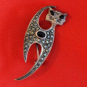Vintage Art Deco Sterling Silver 925 Marcasite & Onyx Crescent Cat Brooch